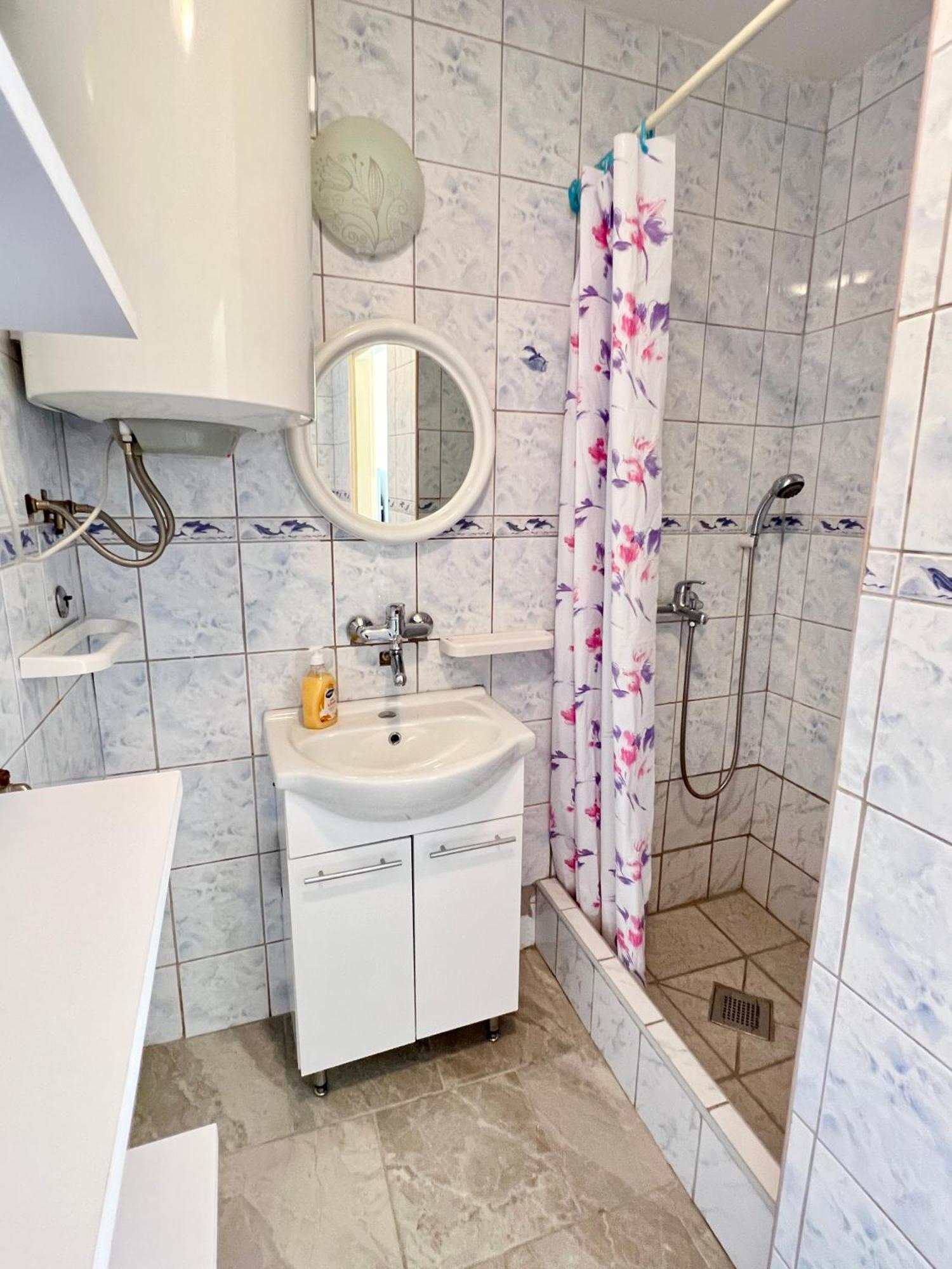 Apartmani Lidija Karin Donji Donji Karin Dış mekan fotoğraf